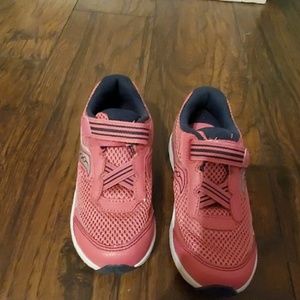 Saucony little girls shoes